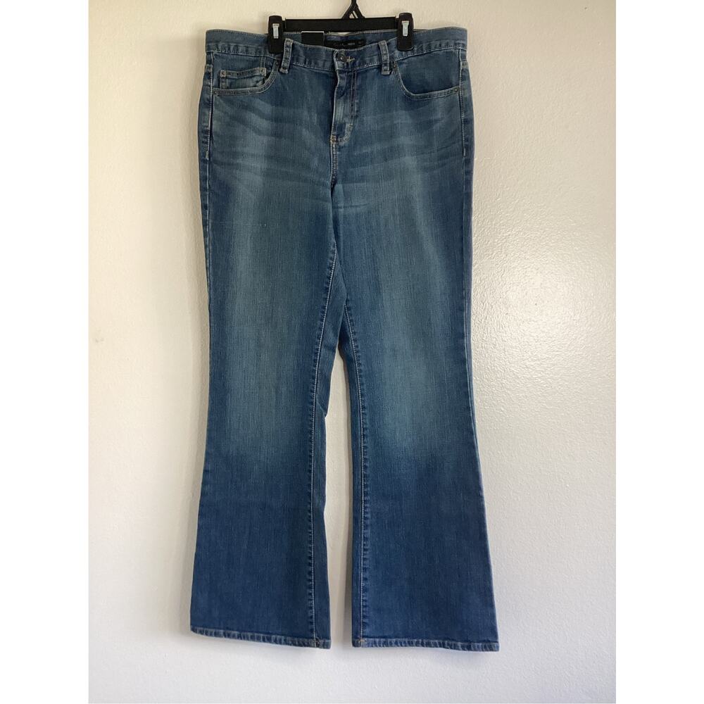 Calvin Klein Jeans NWT Women’s Flare Blue Denim Jeans Size 14x32 Medium Wash